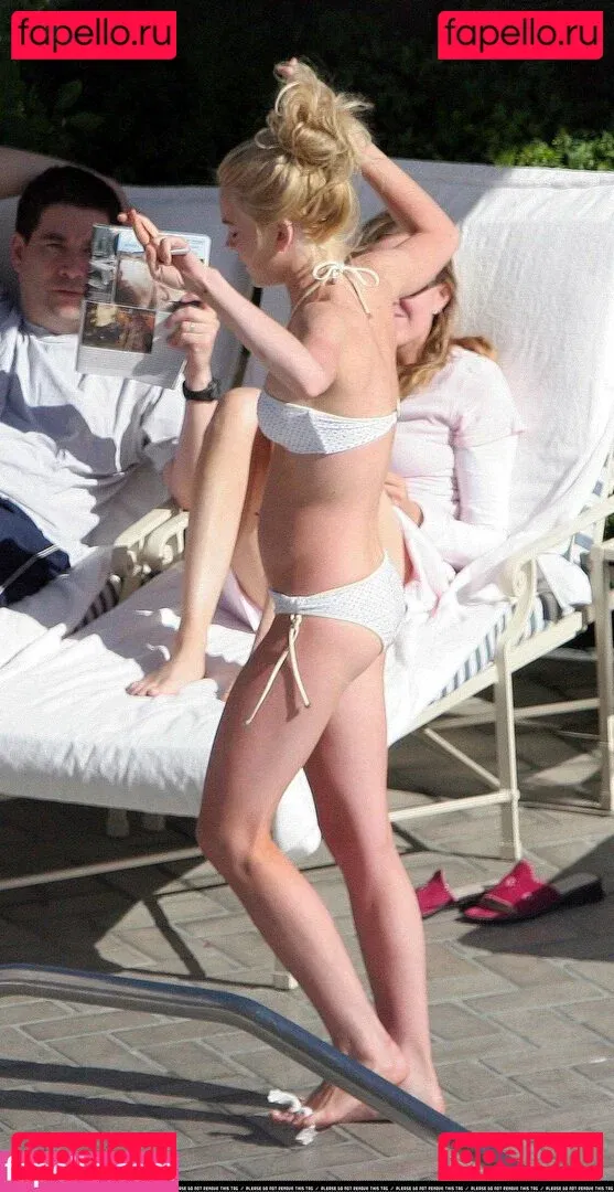 Lindsay Lohan Onlyfans Photo Gallery 