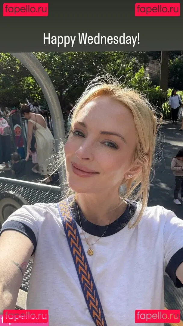 Lindsay Lohan Onlyfans Photo Gallery 