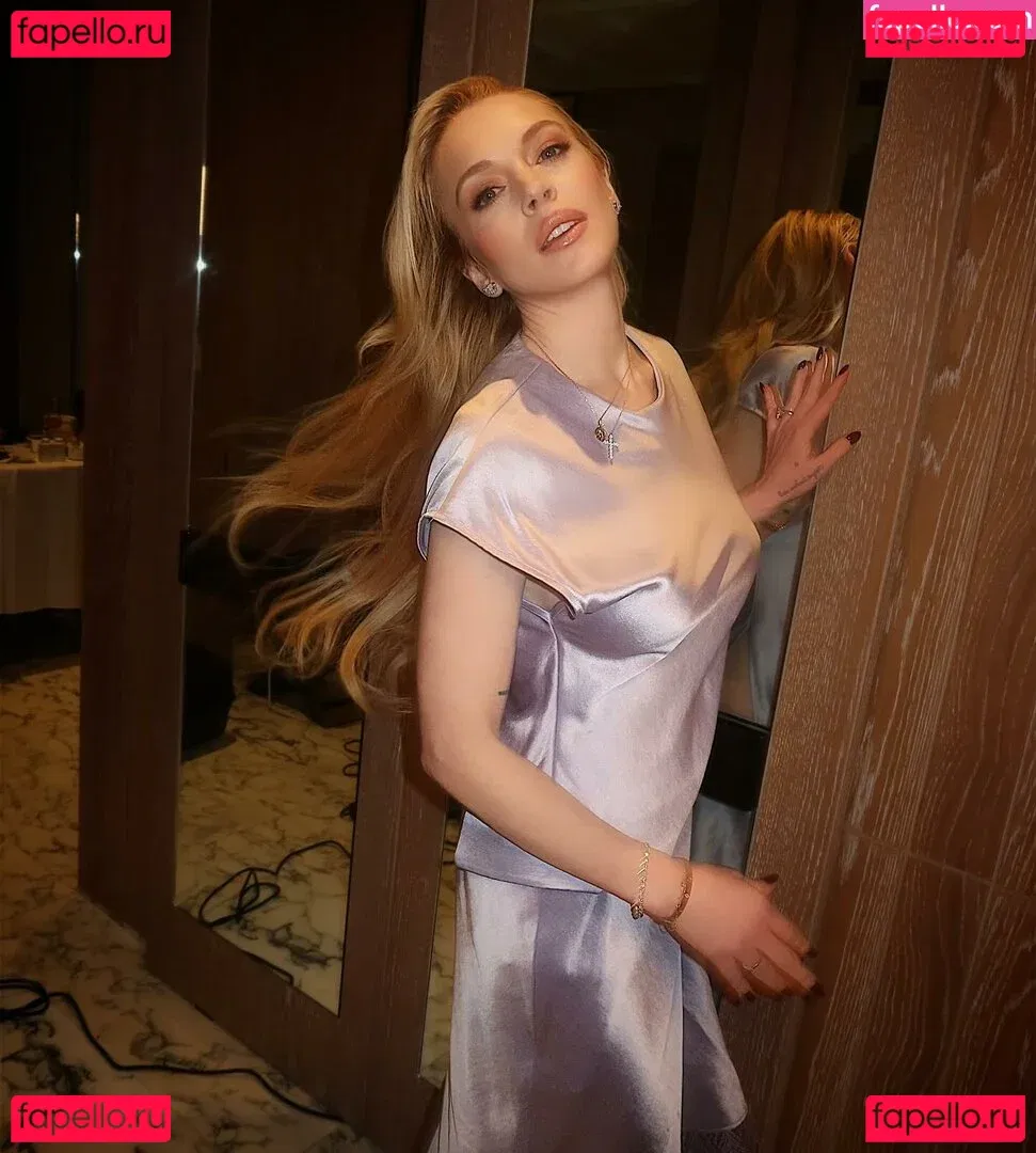 Lindsay Lohan Onlyfans Photo Gallery 