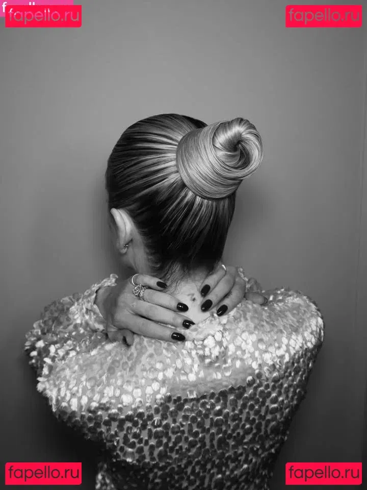 Lindsay Lohan Onlyfans Photo Gallery 