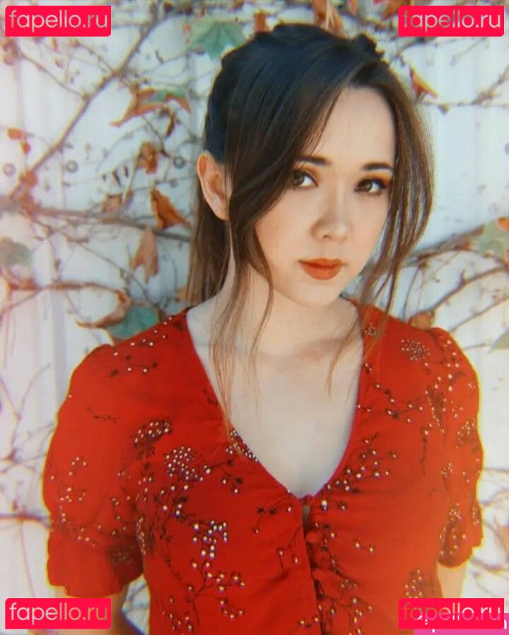 Izabell / Tiny Valerie / tiny.val / tinyvonly_vip Onlyfans Photo Gallery 