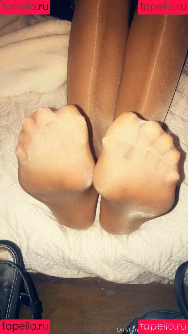 nylonskitten Onlyfans Photo Gallery 