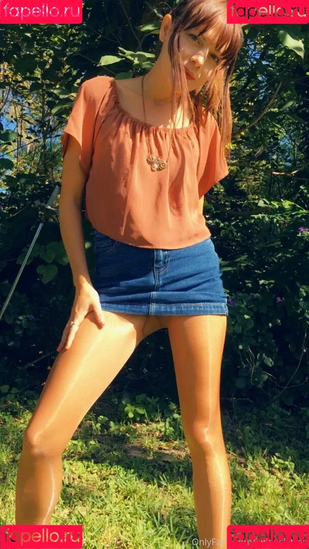 nylonskitten Onlyfans Photo Gallery 