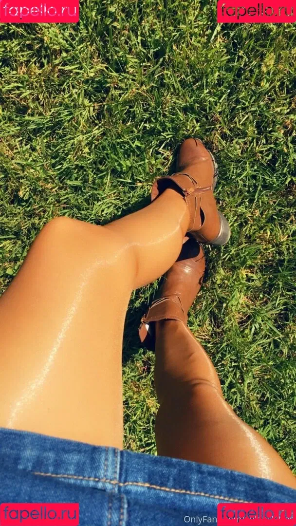 nylonskitten Onlyfans Photo Gallery 