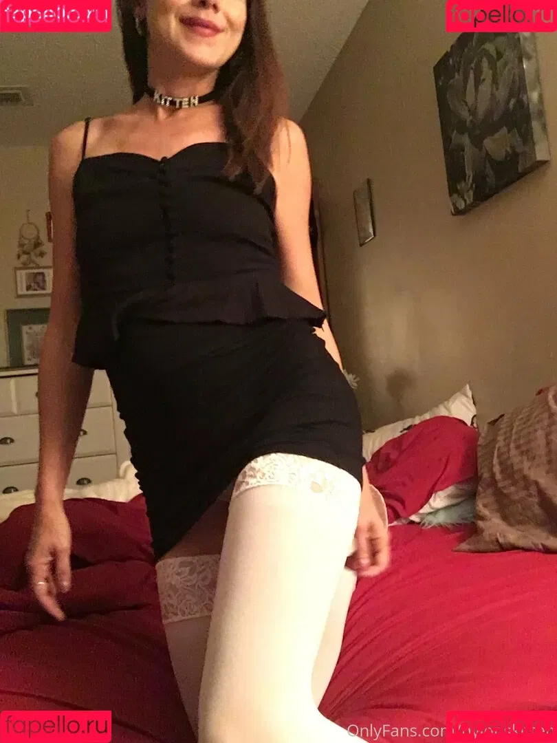 nylonskitten Onlyfans Photo Gallery 