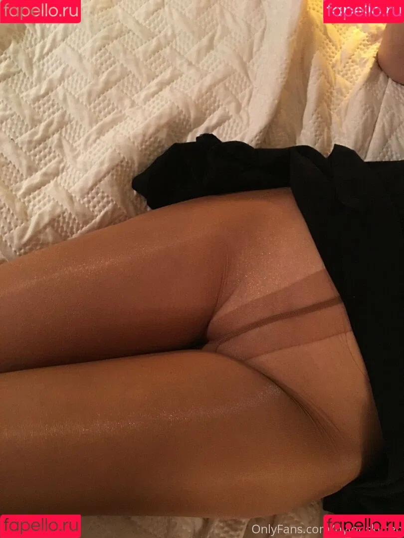 nylonskitten Onlyfans Photo Gallery 