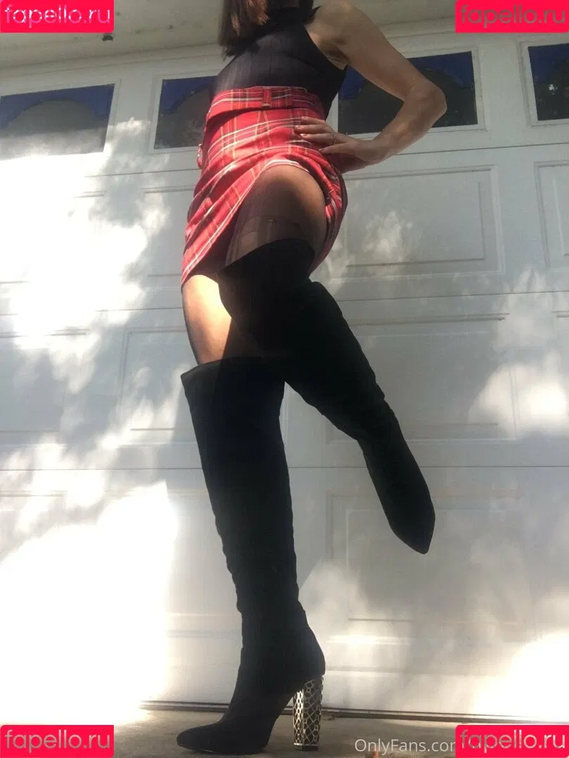 nylonskitten Onlyfans Photo Gallery 