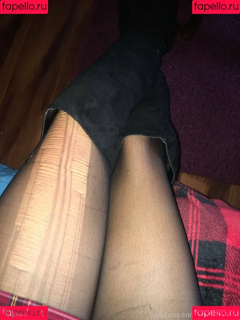 nylonskitten Onlyfans Photo Gallery 
