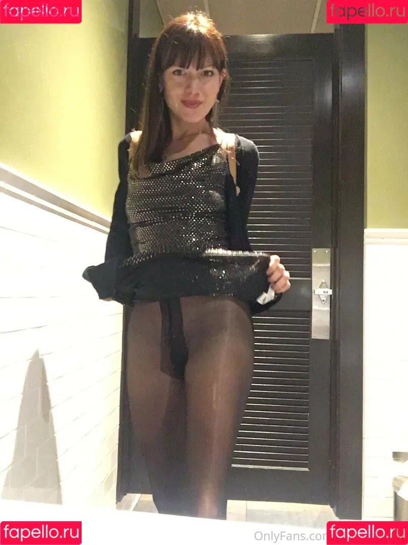 nylonskitten Onlyfans Photo Gallery 