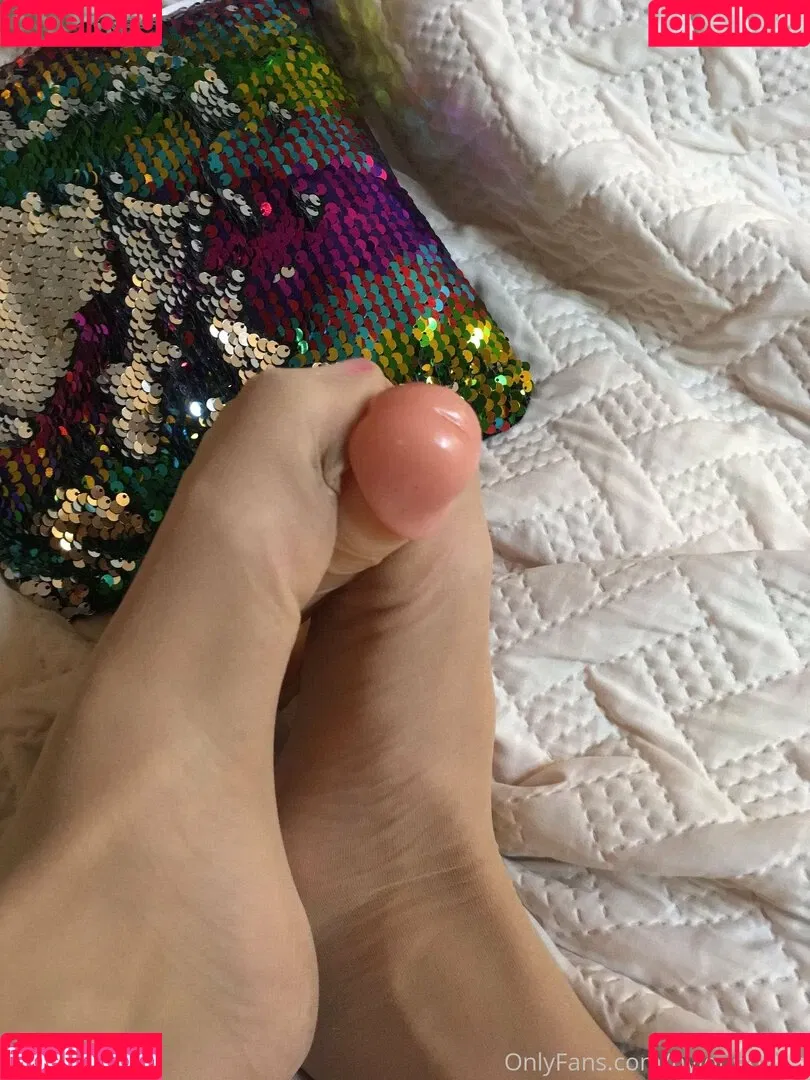 nylonskitten Onlyfans Photo Gallery 