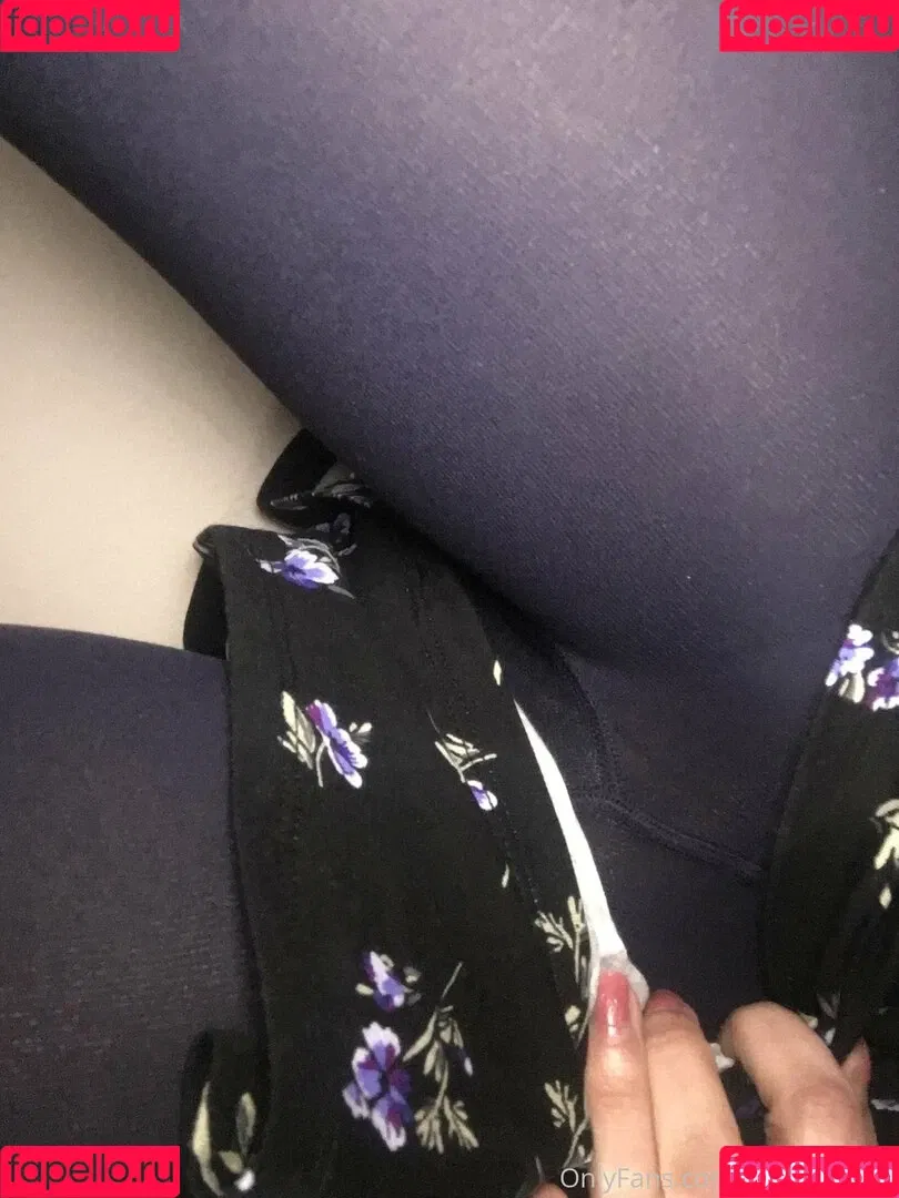 nylonskitten Onlyfans Photo Gallery 