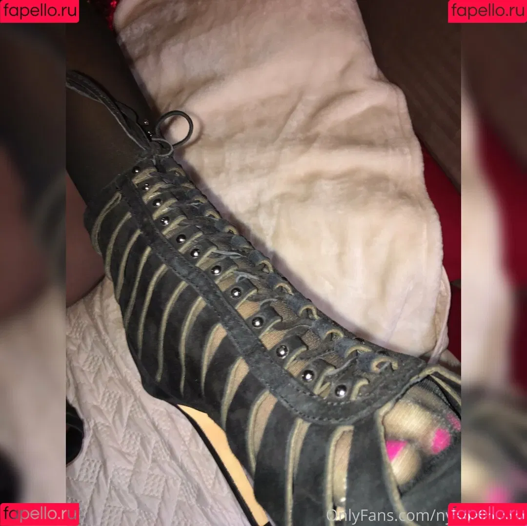 nylonskitten Onlyfans Photo Gallery 