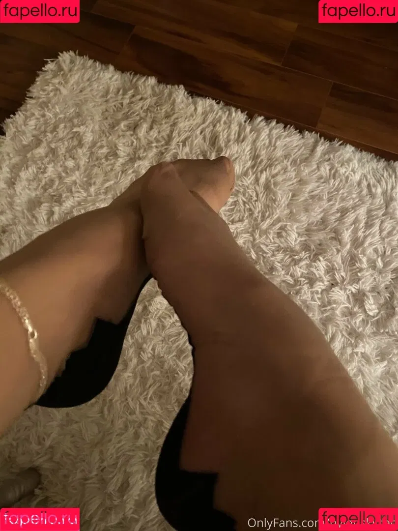 nylonskitten Onlyfans Photo Gallery 