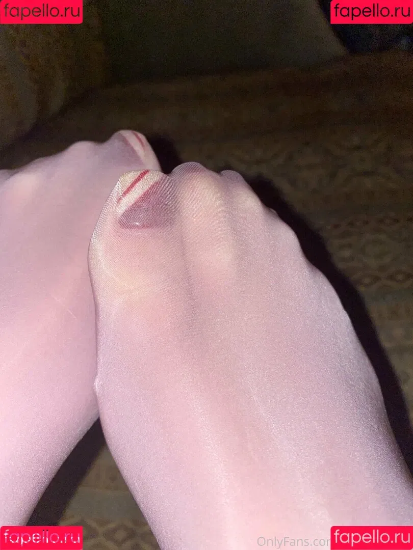 nylonskitten Onlyfans Photo Gallery 