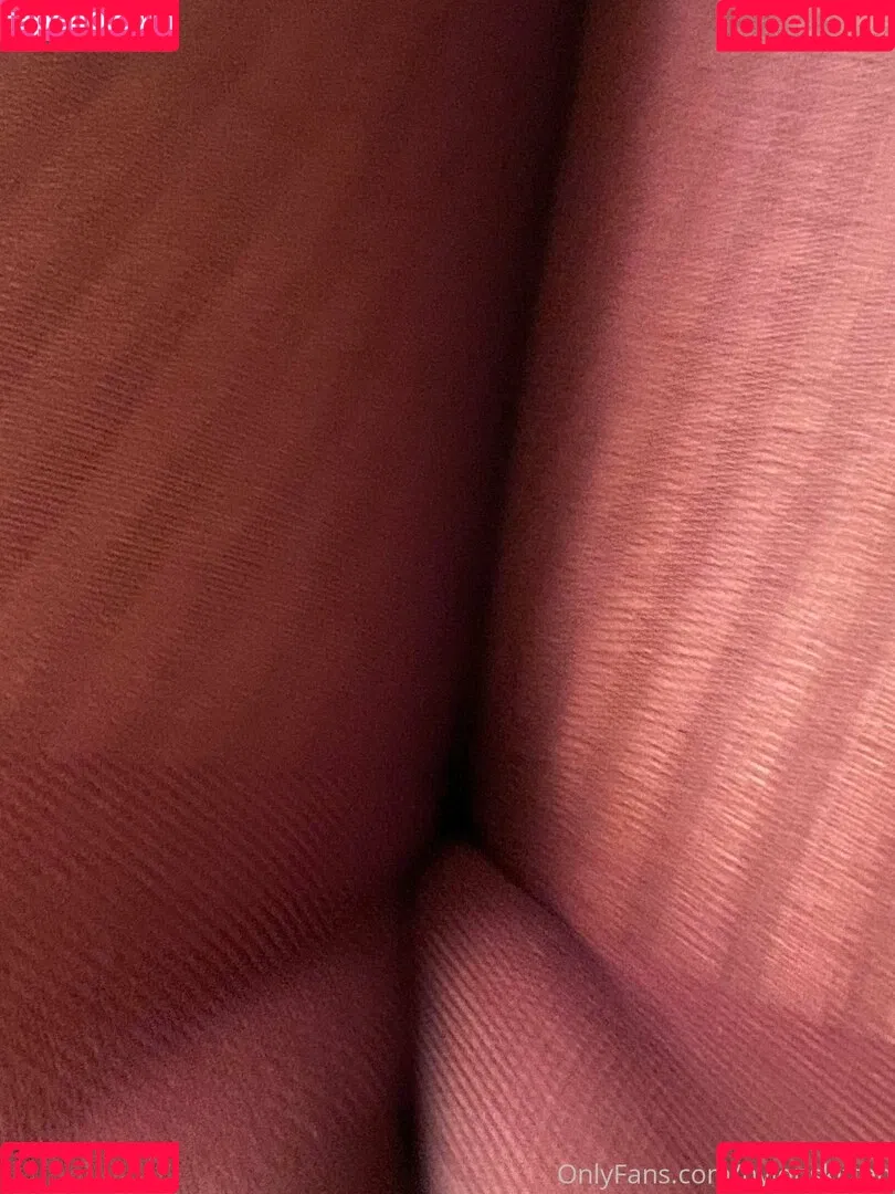 nylonskitten Onlyfans Photo Gallery 