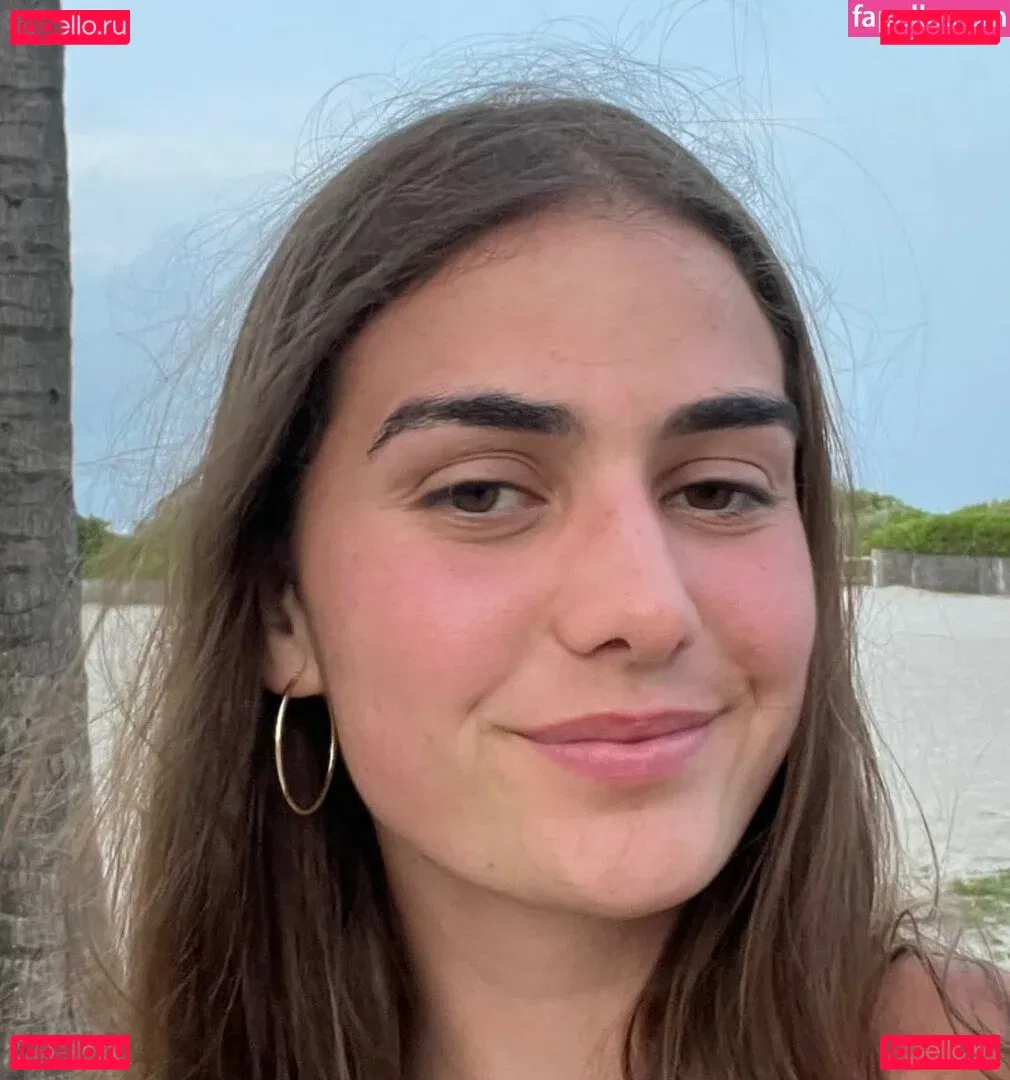 Jennifer Sequeira Onlyfans Photo Gallery 