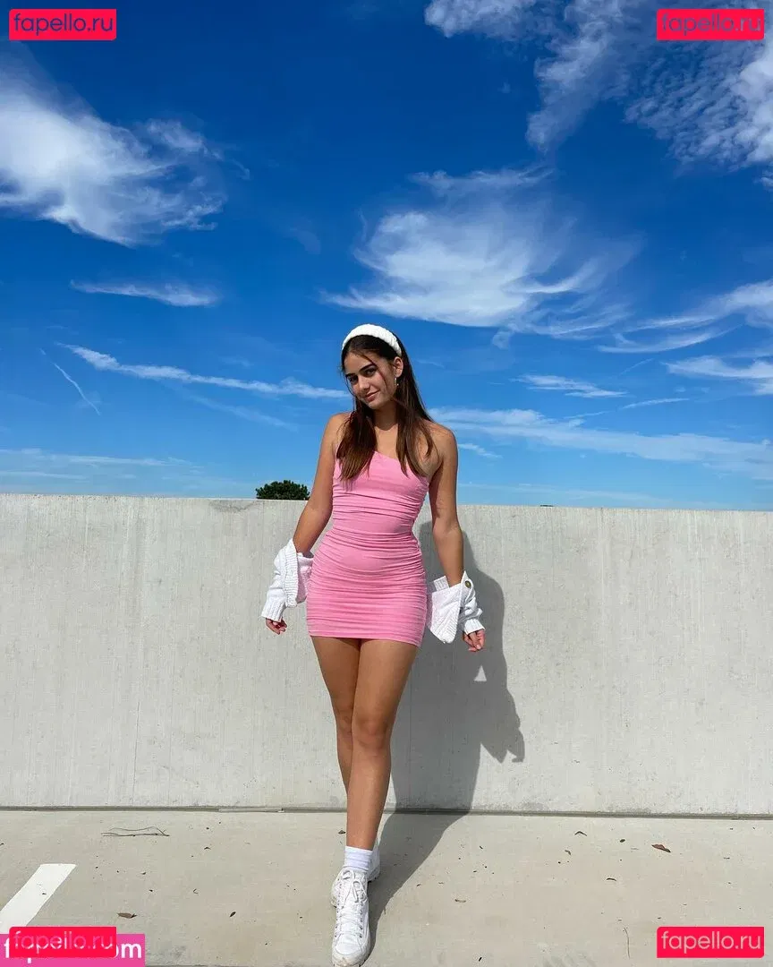 Jennifer Sequeira Onlyfans Photo Gallery 