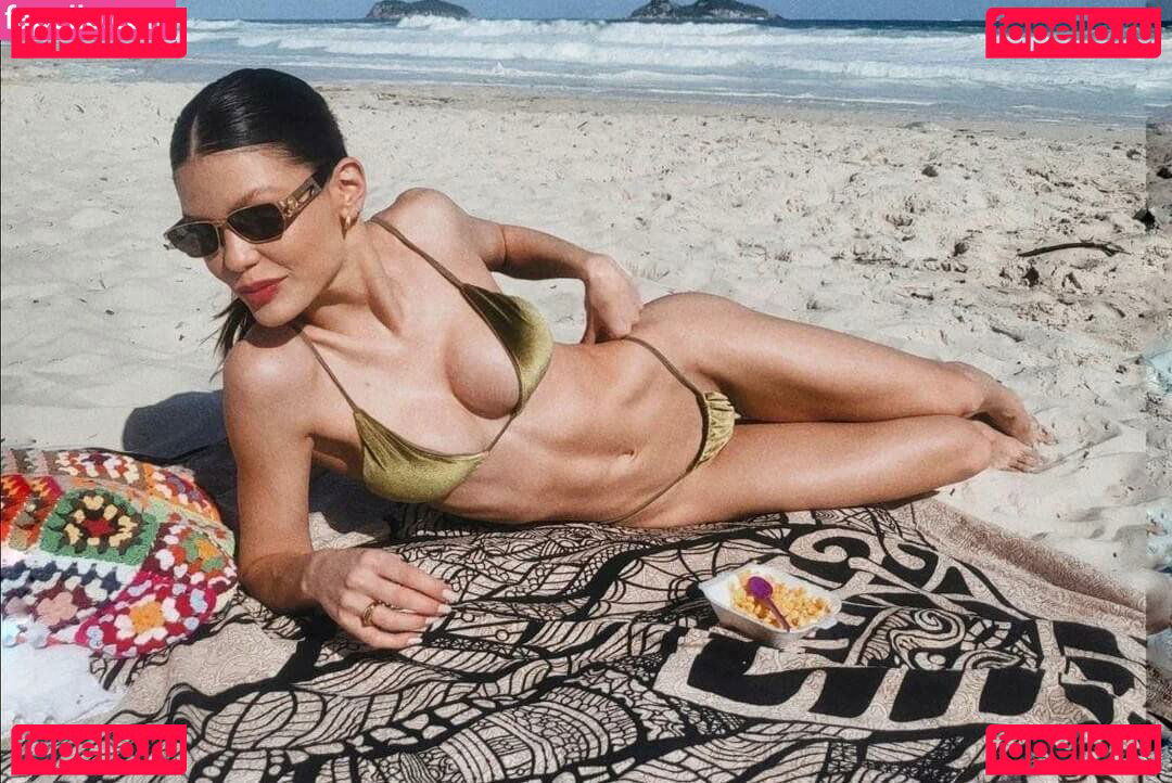 Vitoria Strada / vitoriastrada_ Onlyfans Photo Gallery 