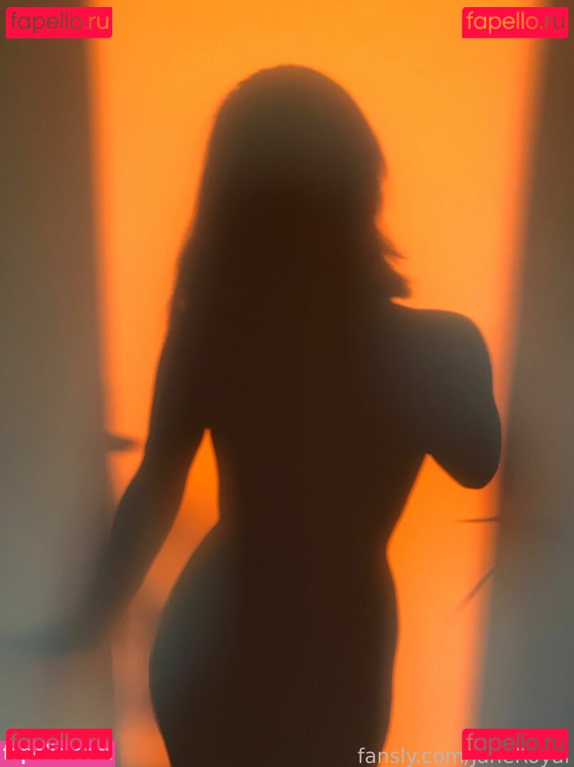 JaneRoyal / jane_royalee Onlyfans Photo Gallery 