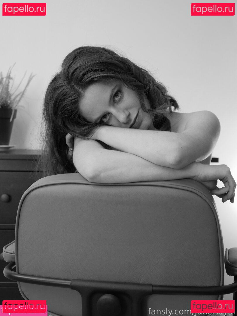 JaneRoyal / jane_royalee Onlyfans Photo Gallery 