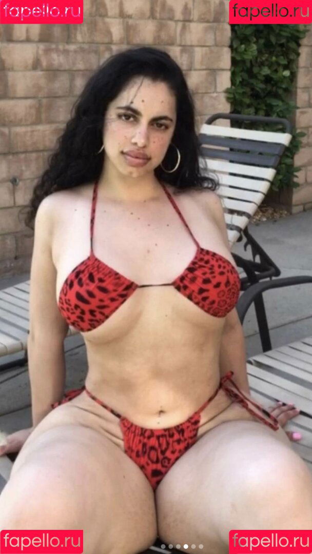 Razan Shihadeh Onlyfans Photo Gallery 