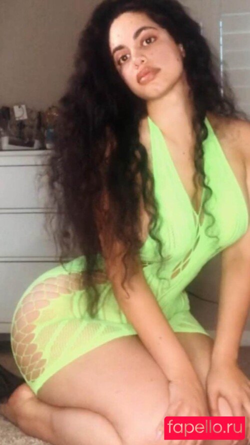 Razan Shihadeh Onlyfans Photo Gallery 