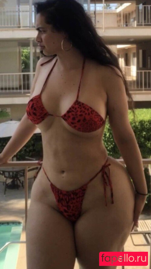 Razan Shihadeh Nude Onlyfans Photo 24