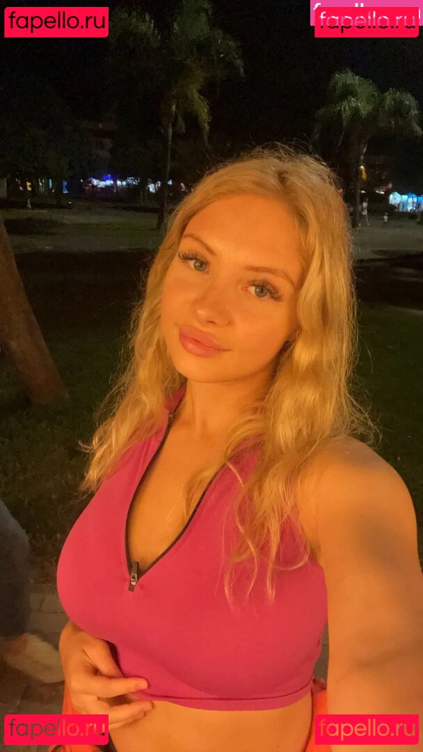 Esvittie / mmmaaarrryyyyyy Onlyfans Photo Gallery 