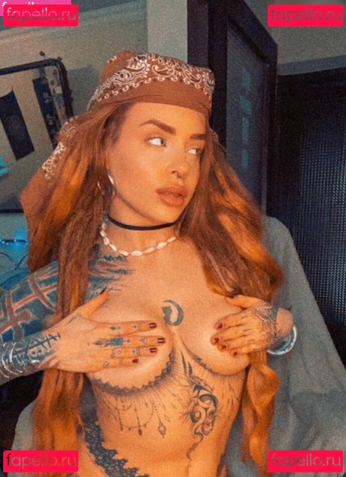 biondaliona / biondaz Onlyfans Photo Gallery 