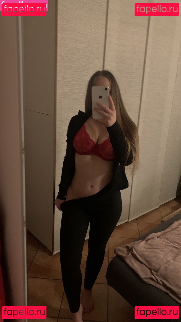 FleurSkywalker / fleurskyywalkerr Onlyfans Photo Gallery 