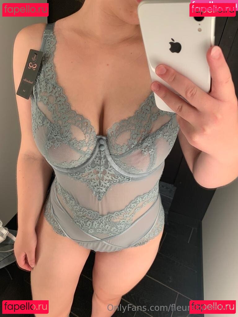 FleurSkywalker / fleurskyywalkerr Onlyfans Photo Gallery 