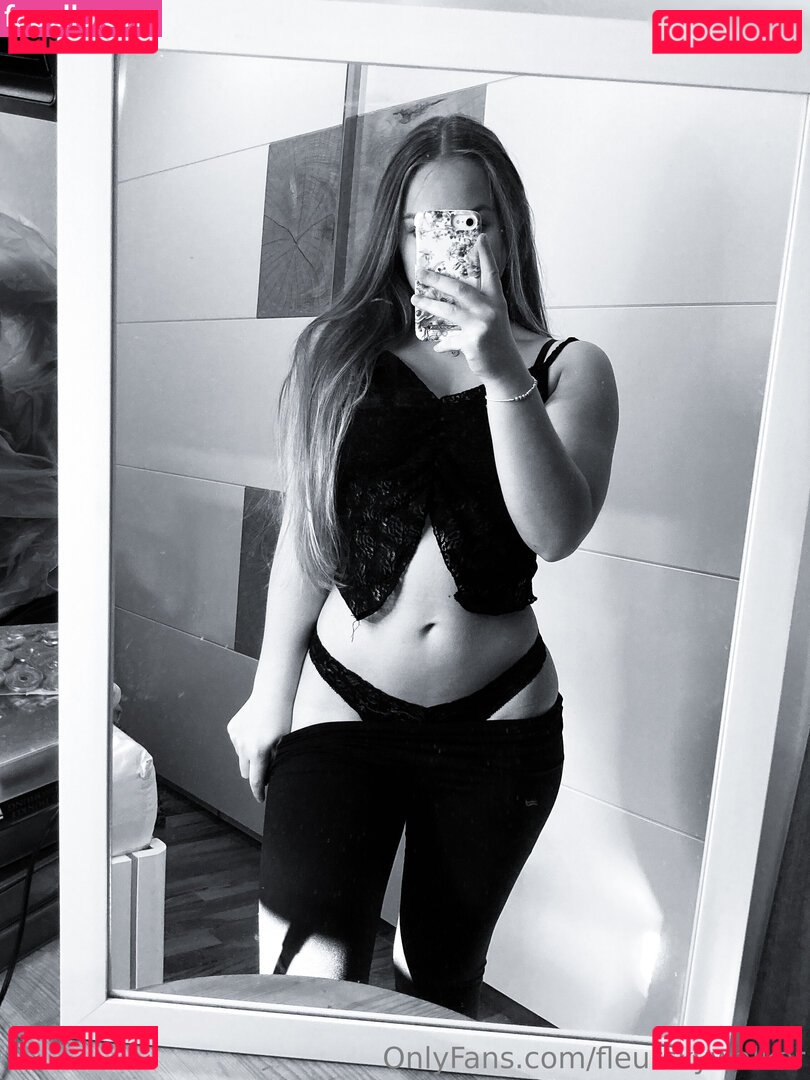 FleurSkywalker / fleurskyywalkerr Onlyfans Photo Gallery 