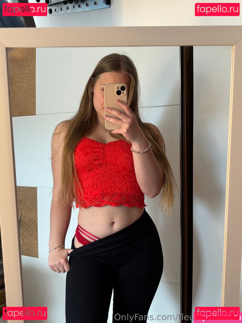 FleurSkywalker / fleurskyywalkerr Onlyfans Photo Gallery 