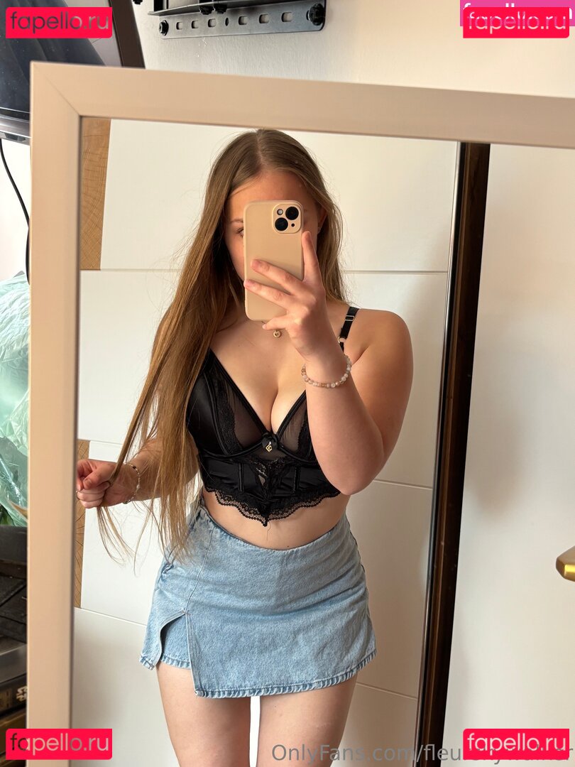 FleurSkywalker / fleurskyywalkerr Onlyfans Photo Gallery 