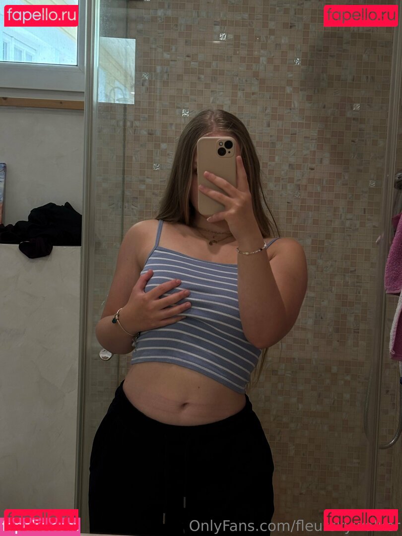 FleurSkywalker / fleurskyywalkerr Onlyfans Photo Gallery 