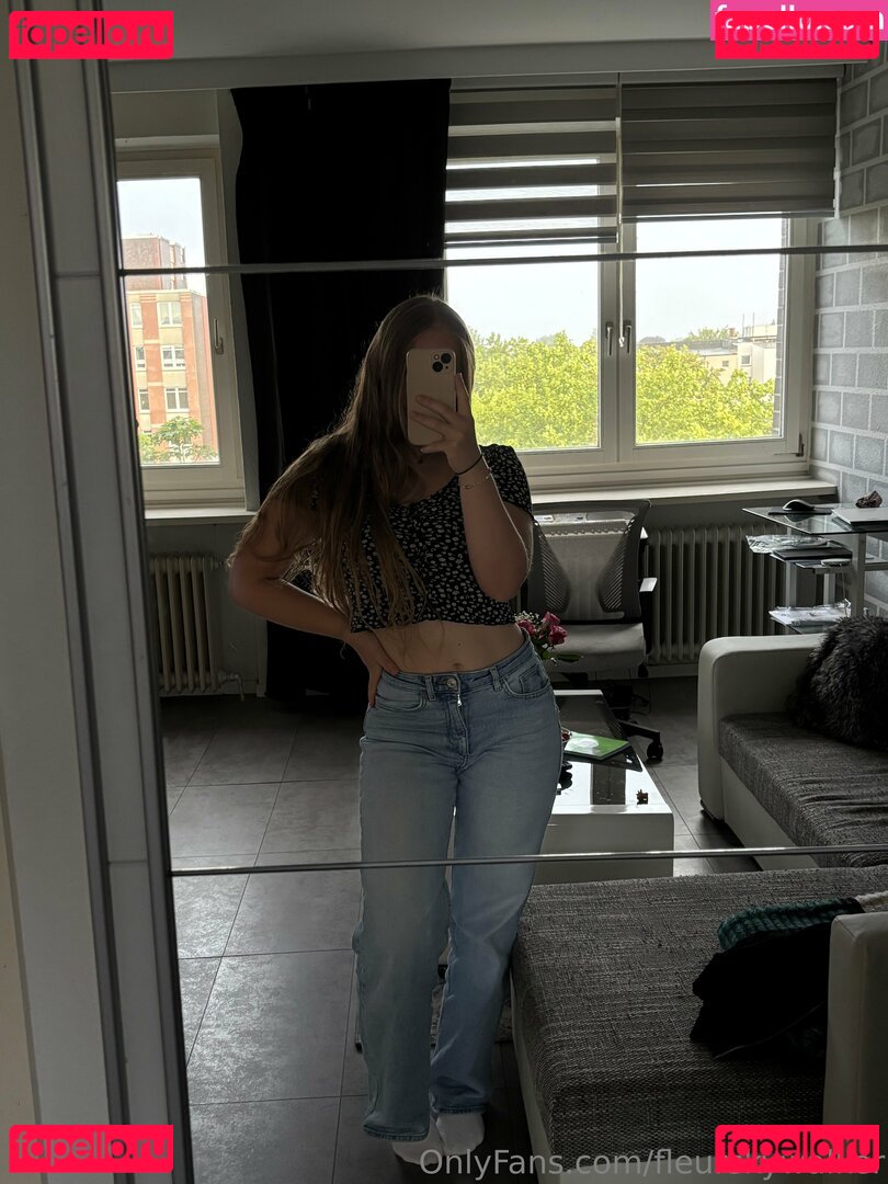 FleurSkywalker / fleurskyywalkerr Onlyfans Photo Gallery 