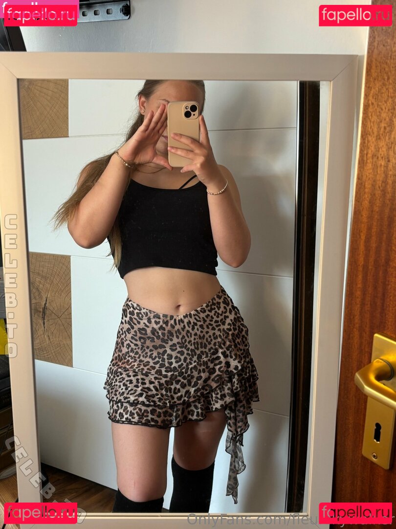 FleurSkywalker / fleurskyywalkerr Onlyfans Photo Gallery 