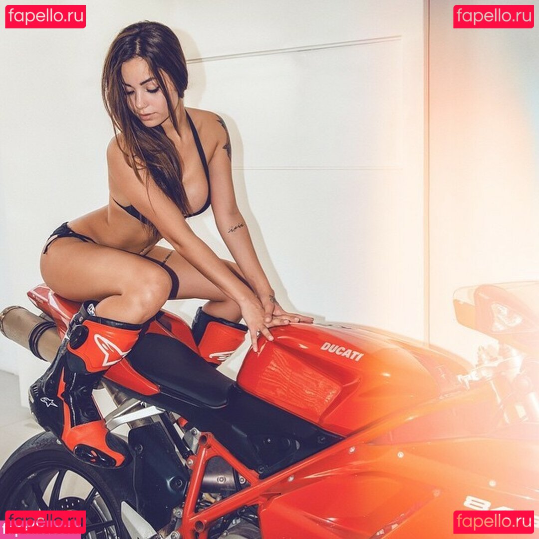 Mélanie Pavola Onlyfans Photo Gallery 