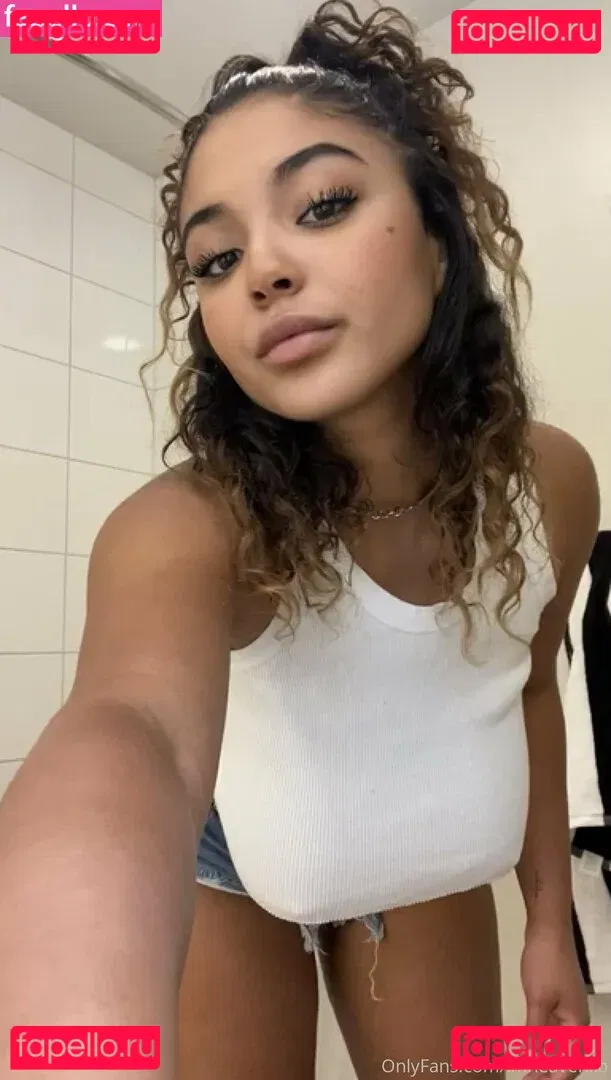 imzayda Onlyfans Photo Gallery 