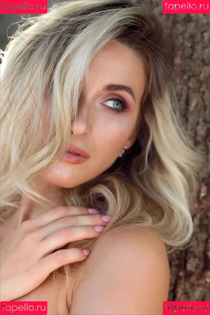 Cara Mell Onlyfans Photo Gallery 