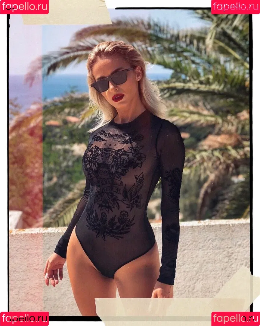 Cara Mell Onlyfans Photo Gallery 