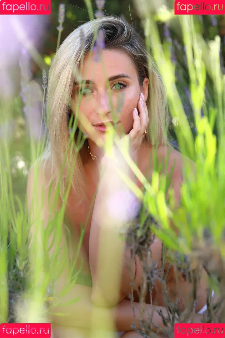 Cara Mell Onlyfans Photo Gallery 