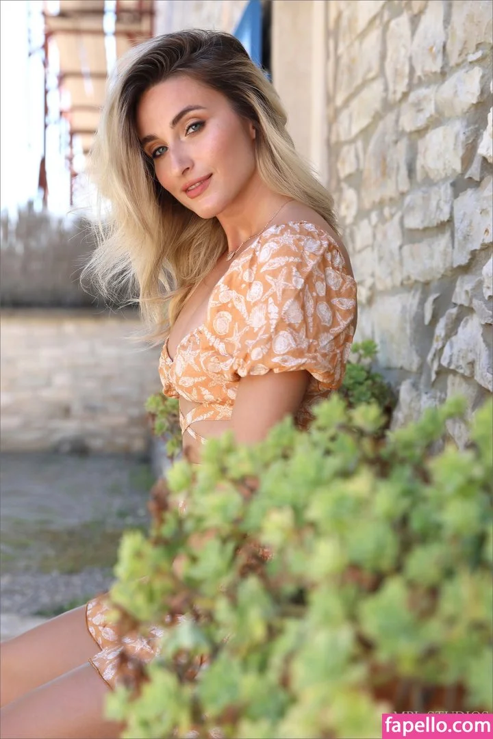 Cara Mell Onlyfans Photo Gallery 