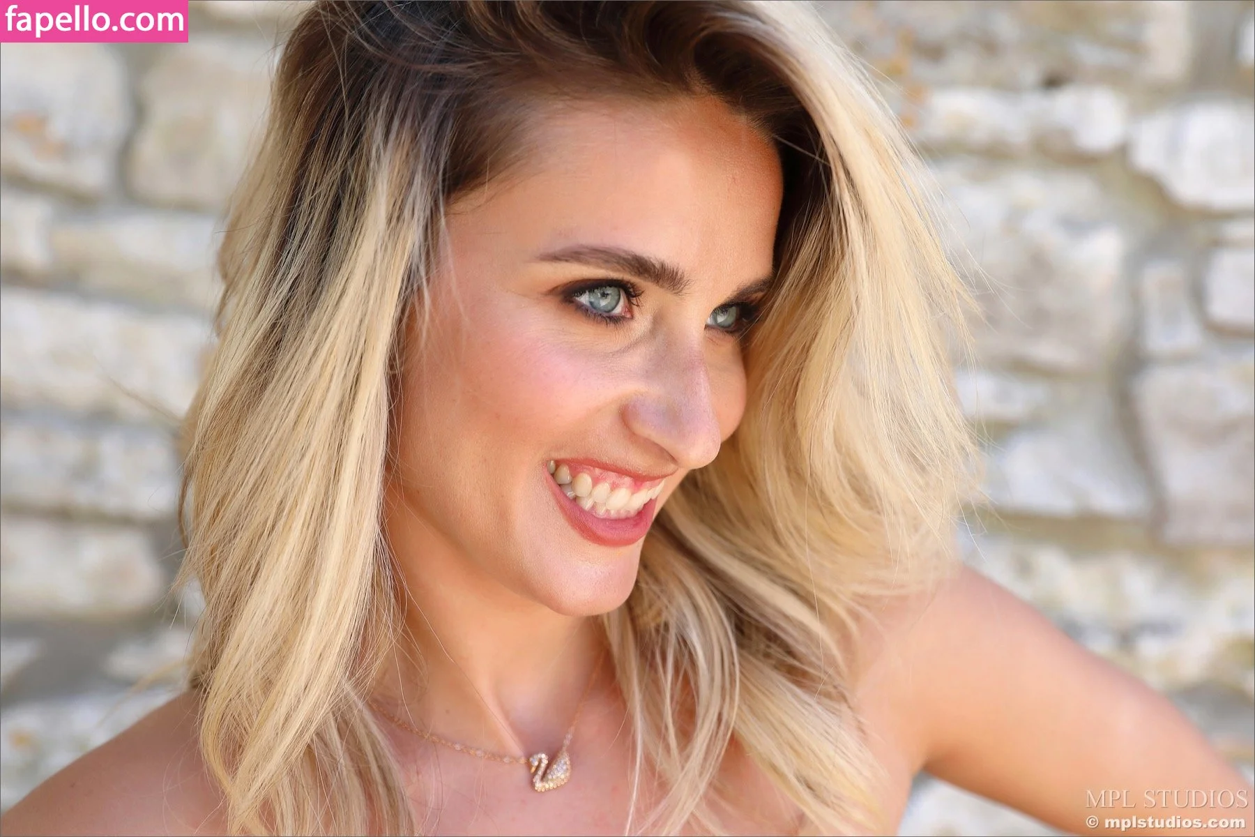 Cara Mell Onlyfans Photo Gallery 