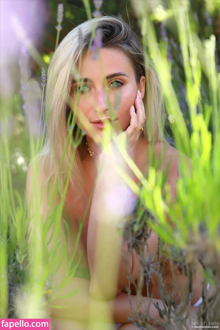 Cara Mell Onlyfans Photo Gallery 