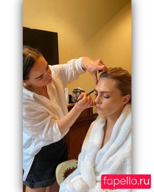 Cara Mell Onlyfans Photo Gallery 