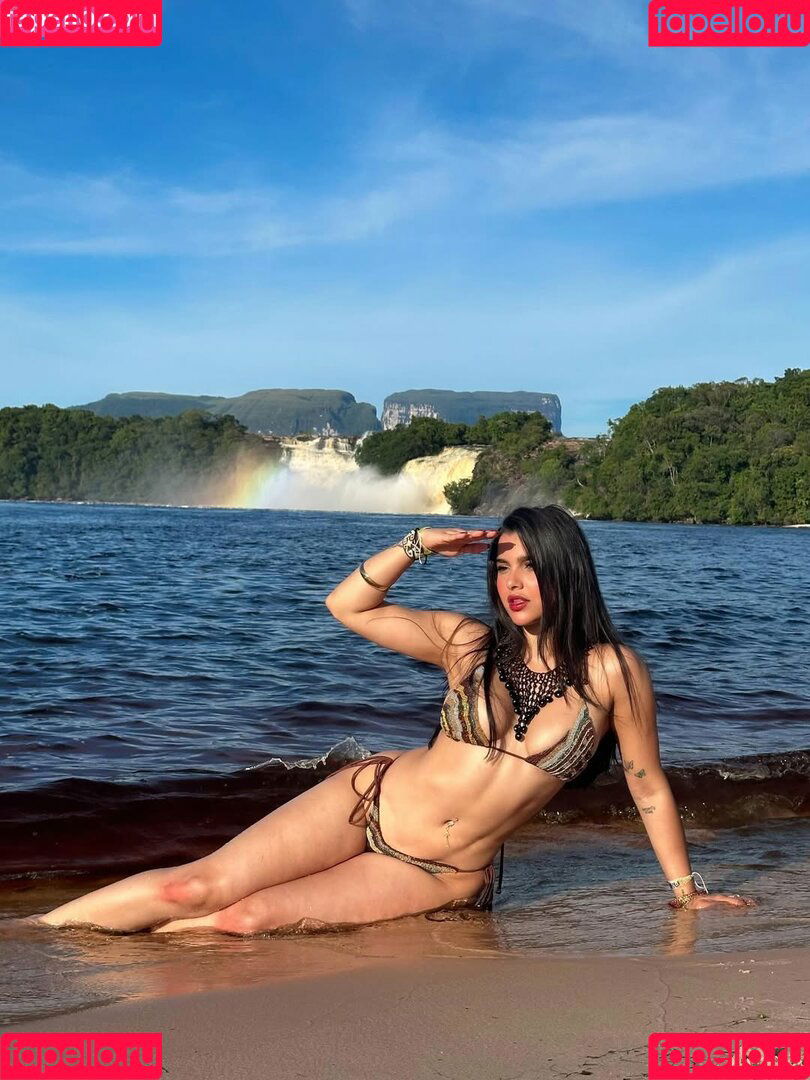 Valeria Carruyo Onlyfans Photo Gallery 