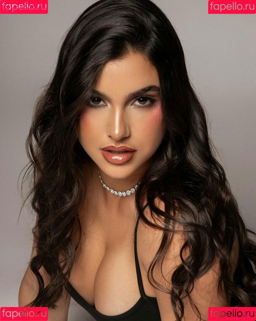 Valeria Carruyo Onlyfans Photo Gallery 