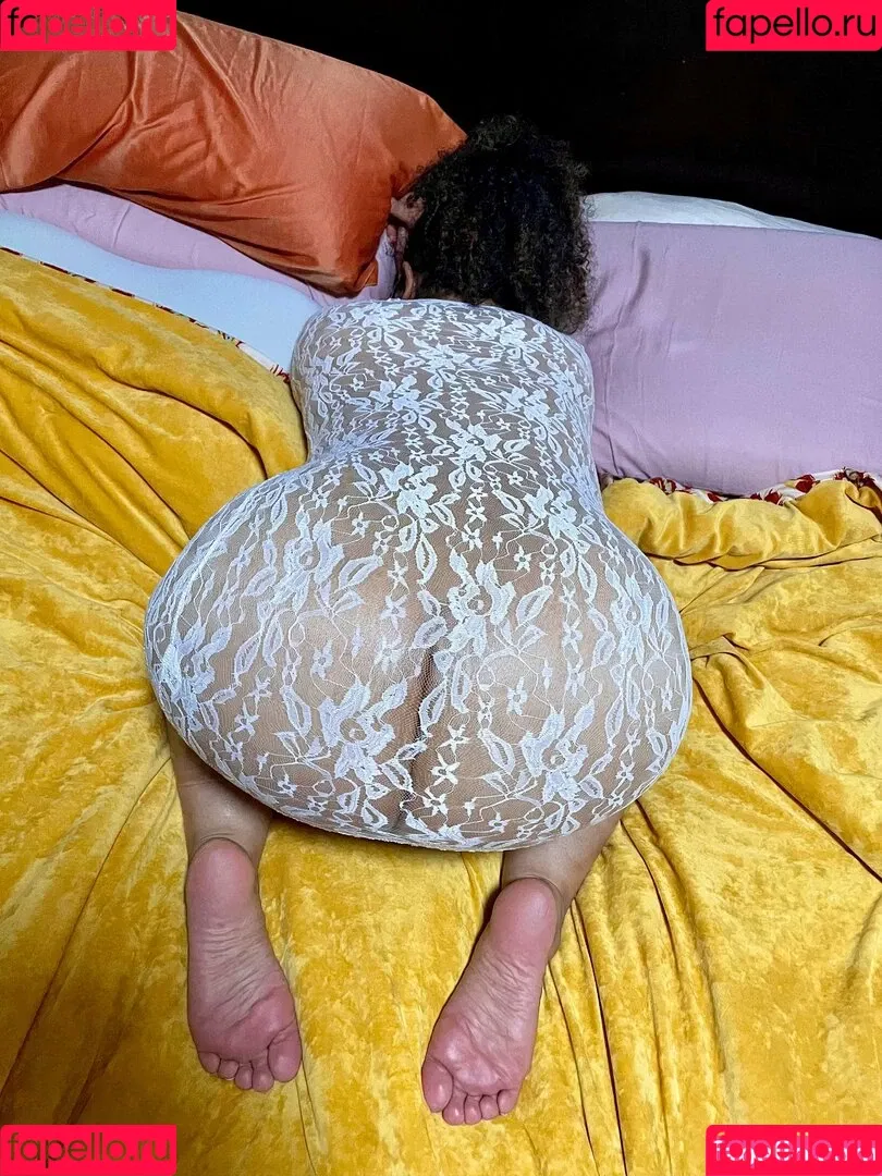 Walk_Historical Onlyfans Photo Gallery 