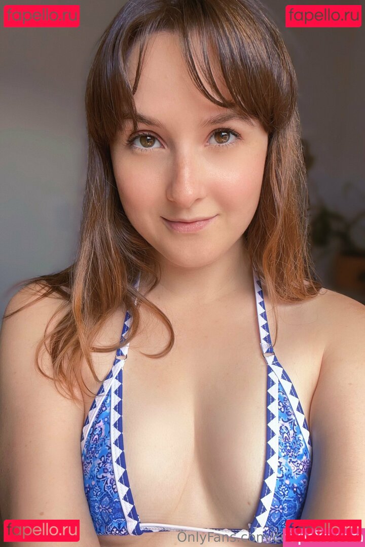 cuckgirlfriend / nahitsjustalex Onlyfans Photo Gallery 